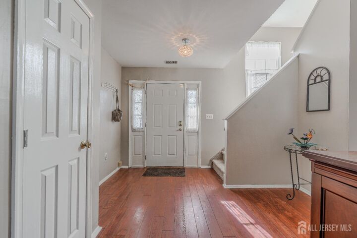 Property Photo: 33 Vandeventer Court NJ 08872