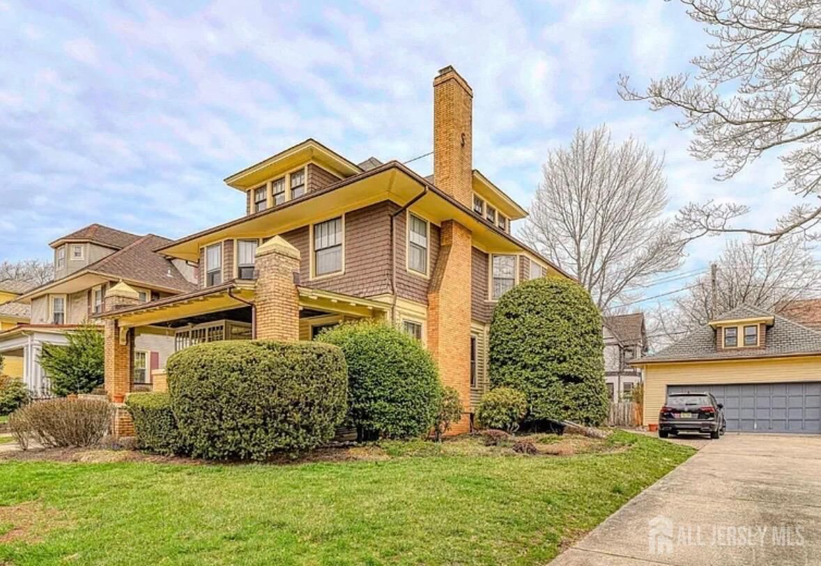 Property Photo:  5 Llewellyn Place  NJ 08901 