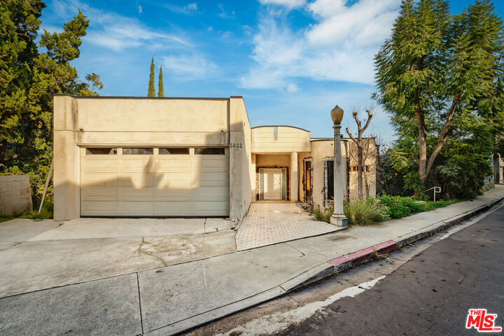 Property Photo:  3622 Lowry Rd  CA 90027 