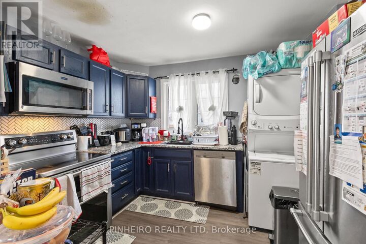 Property Photo: 86 Giles Street ON N5Z 2V6