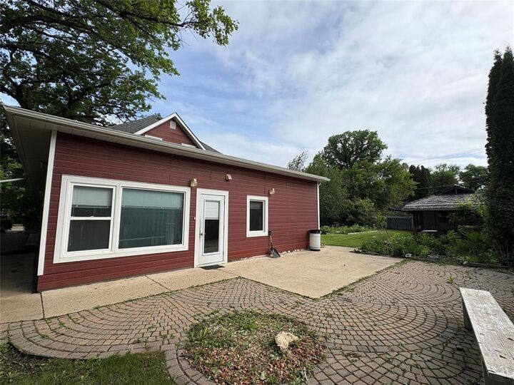 Property Photo: 420 3rd Street Southwest MB R7N 1R3