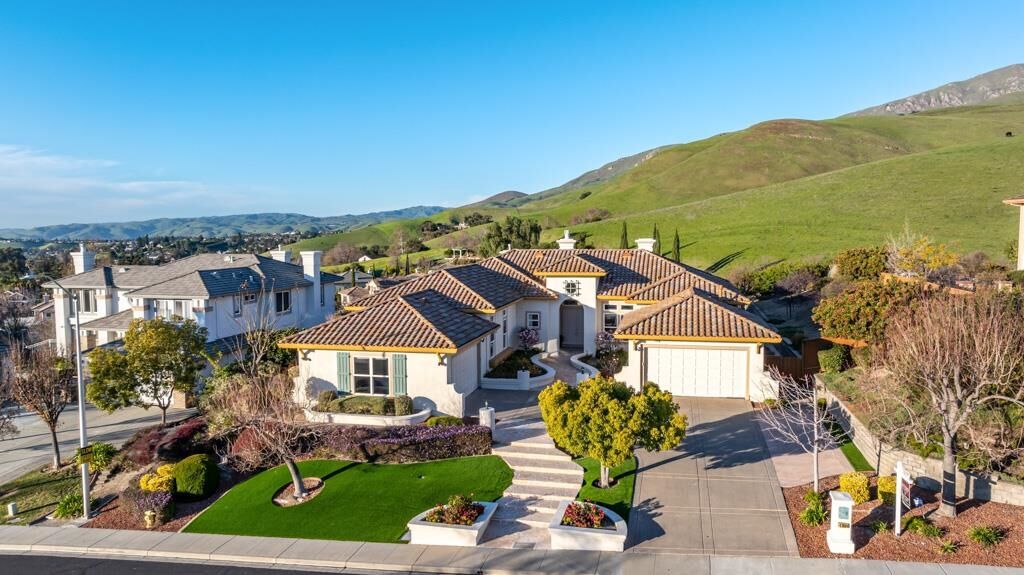 Property Photo:  47664 Avalon Heights Ter  CA 94539 