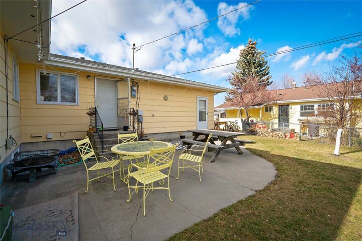 Property Photo: 316 N 10th Avenue MT 59715