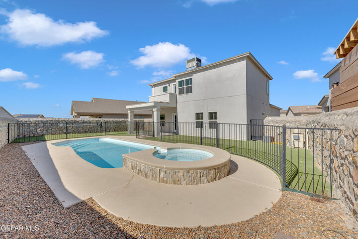 Property Photo: 7834 Enchanted Cliff Drive TX 79911