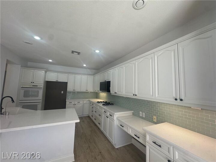 Property Photo:  299 Queen Creek Circle  NV 89052 