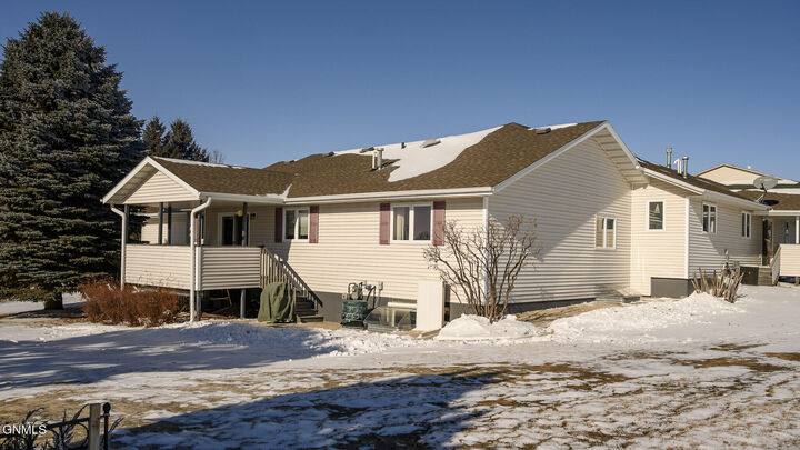 Property Photo:  575 Brandon Place  ND 58503 