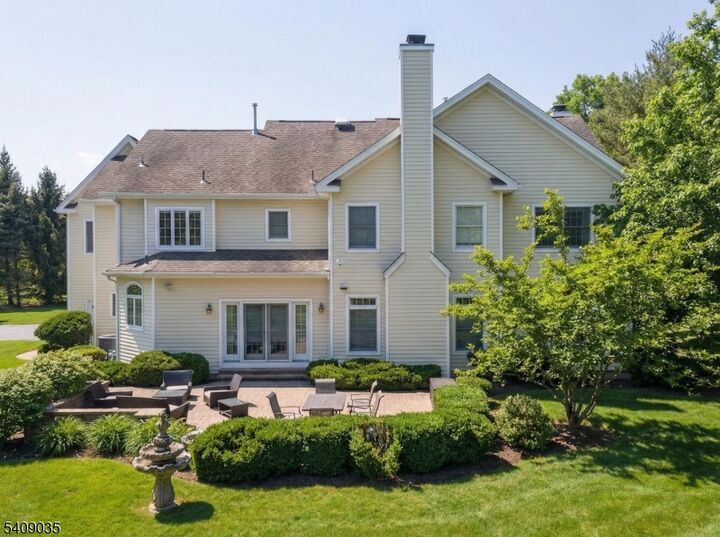 Property Photo:  24 Chelsea Ct  NJ 07920 