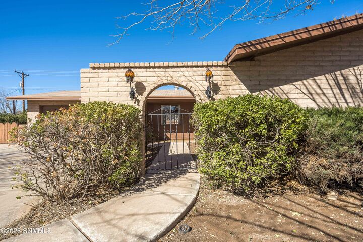 Property Photo:  1516 Sequoia Avenue  NM 88005 