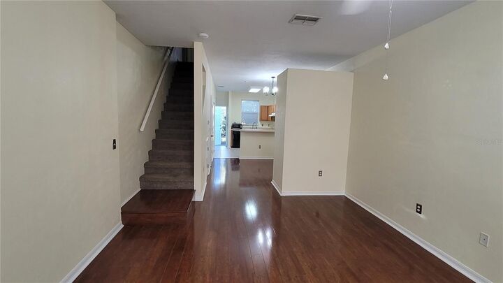 Property Photo:  4415 SW 34th Street 507  FL 32608 