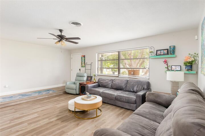 Property Photo:  1416 S Evergreen Avenue  FL 33756 