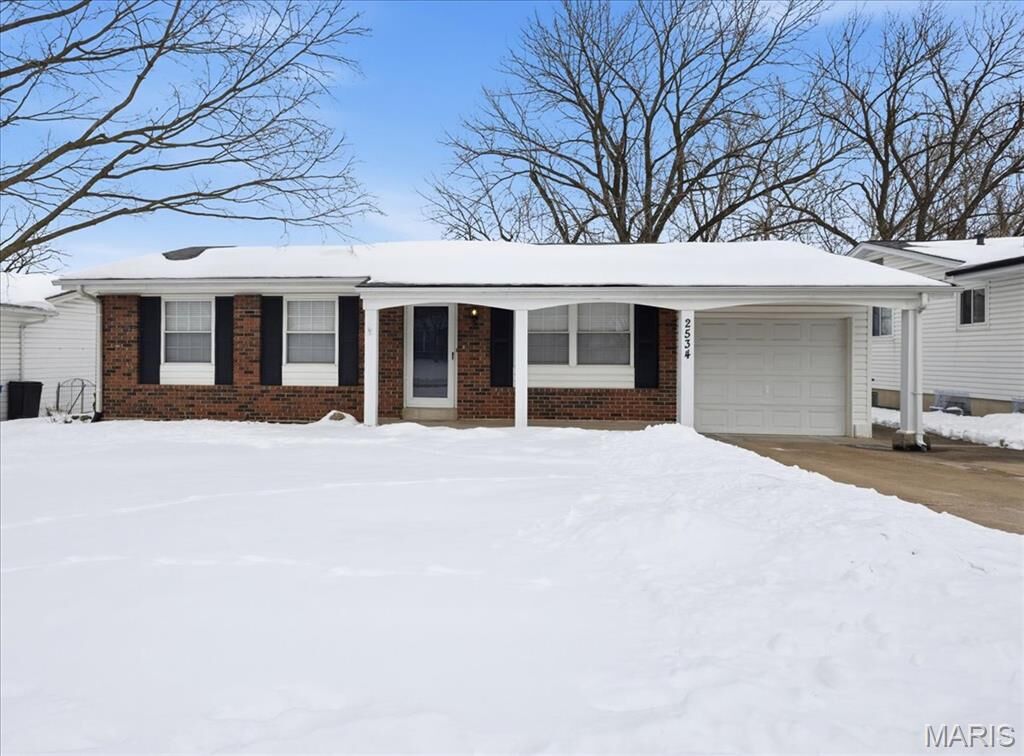 Property Photo:  2534 Wesford Drive  MO 63043 