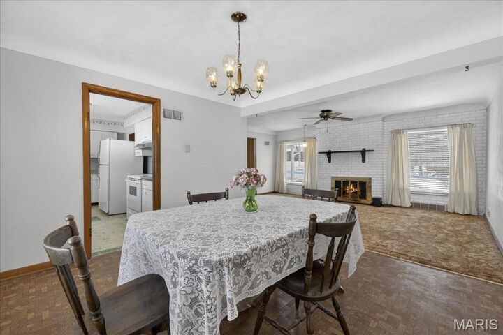 Property Photo:  46 Garden Lane  MO 63043 