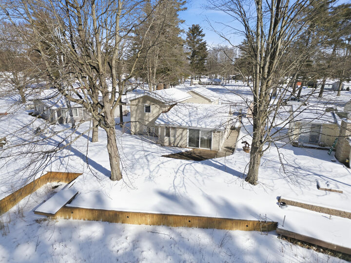 Property Photo:  5184 Pleasant Drive  MI 48612 