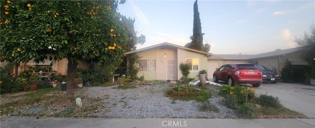 Property Photo: 572 San Rogelio CA 92545
