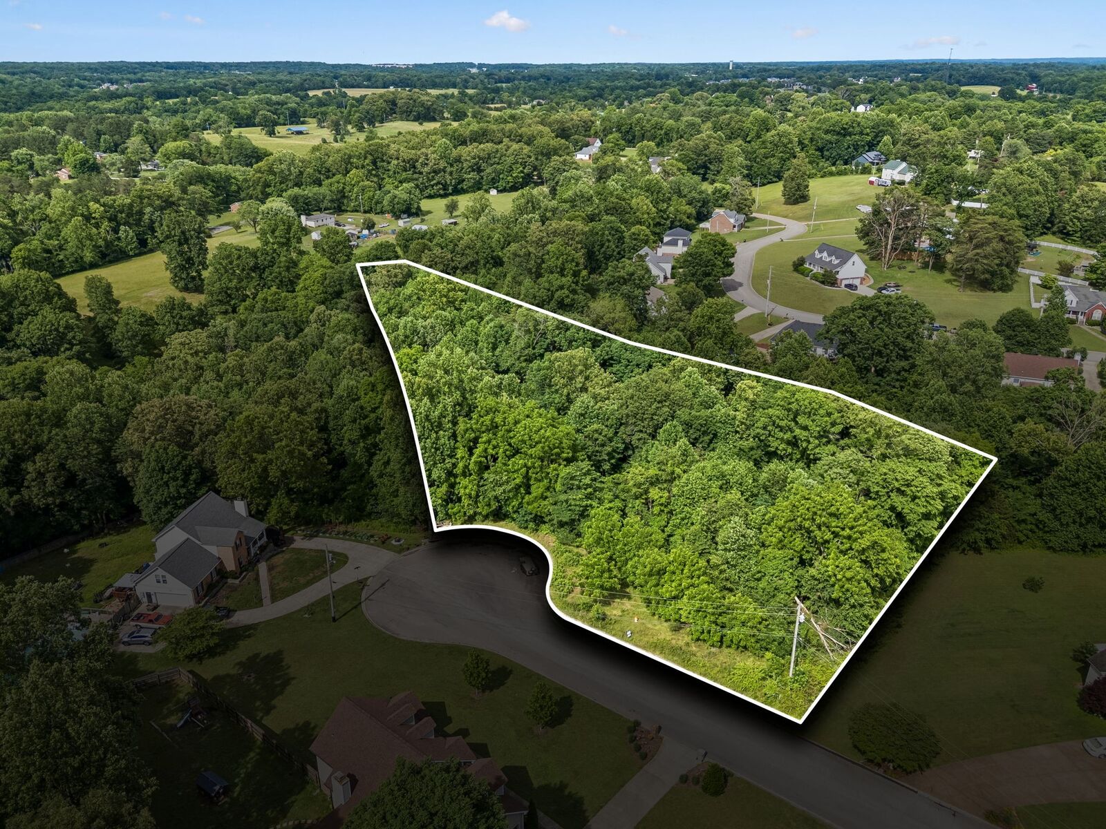 Property Photo: 0 Rustling Oaks Ct TN 37146