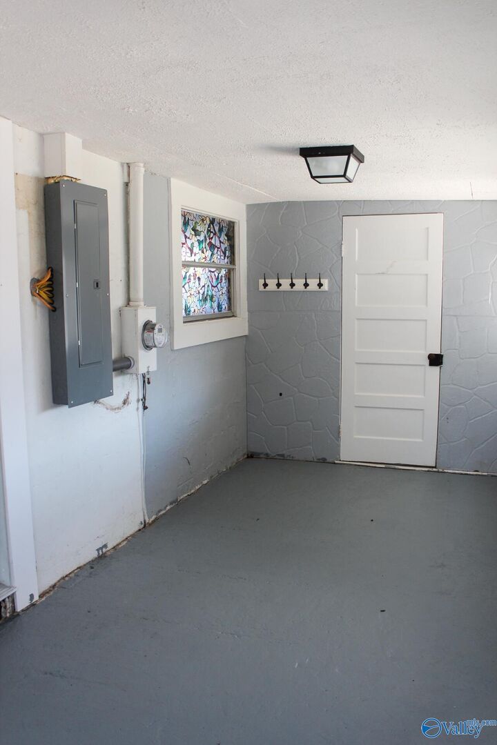 Property Photo: 102 SW 1st Street AL 35988