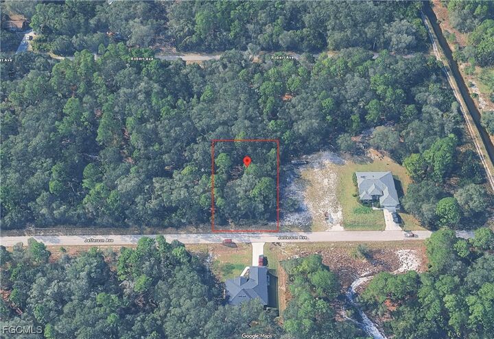 Property Photo:  1915 Jefferson Avenue  FL 33972 