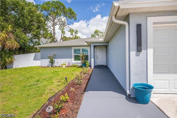 Property Photo:  7081 Brazil Circle  FL 33935 