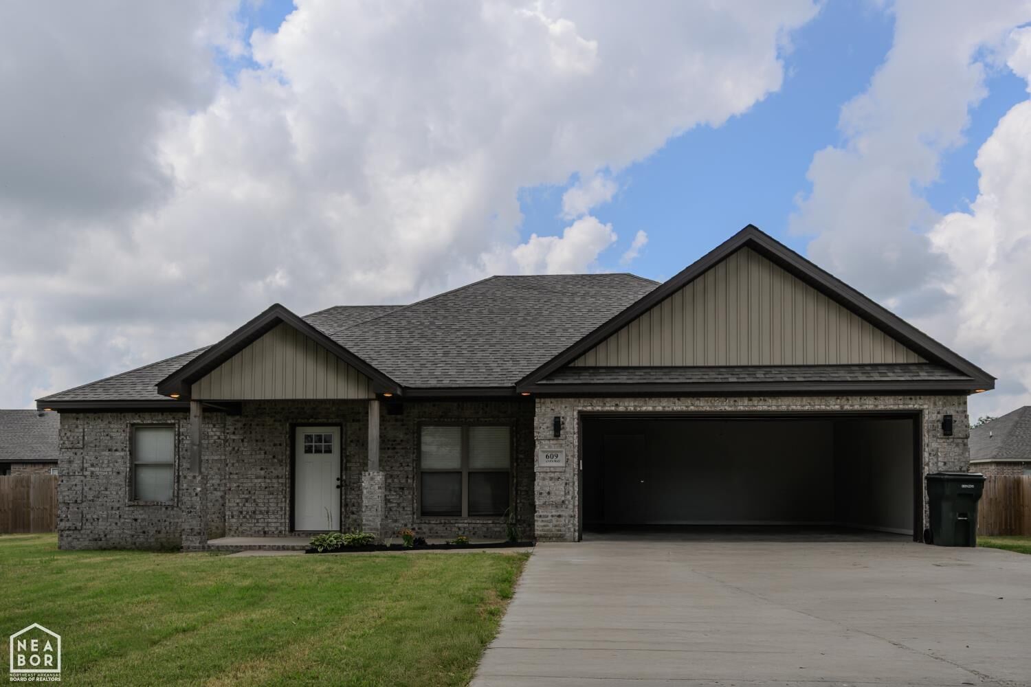 Property Photo:  609 Lanes Way  AR 72442 