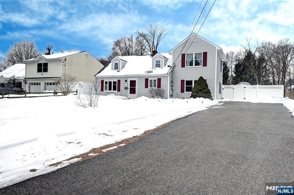 Property Photo:  2 Marvin Road  NJ 07444 