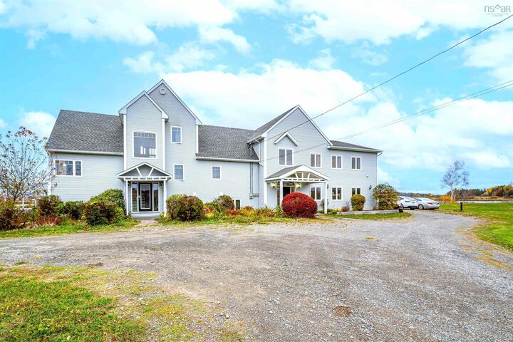 Property Photo:  215 Cloverdale Drive  NS B0N 2T0 