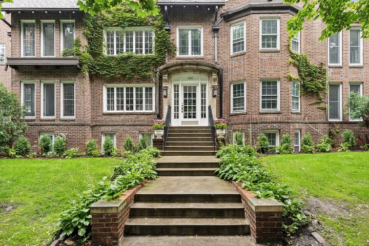 Property Photo: 1820 Girard Avenue S 1 MN 55403
