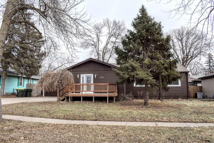 Property Photo: 2736 S Coral Street IA 51106