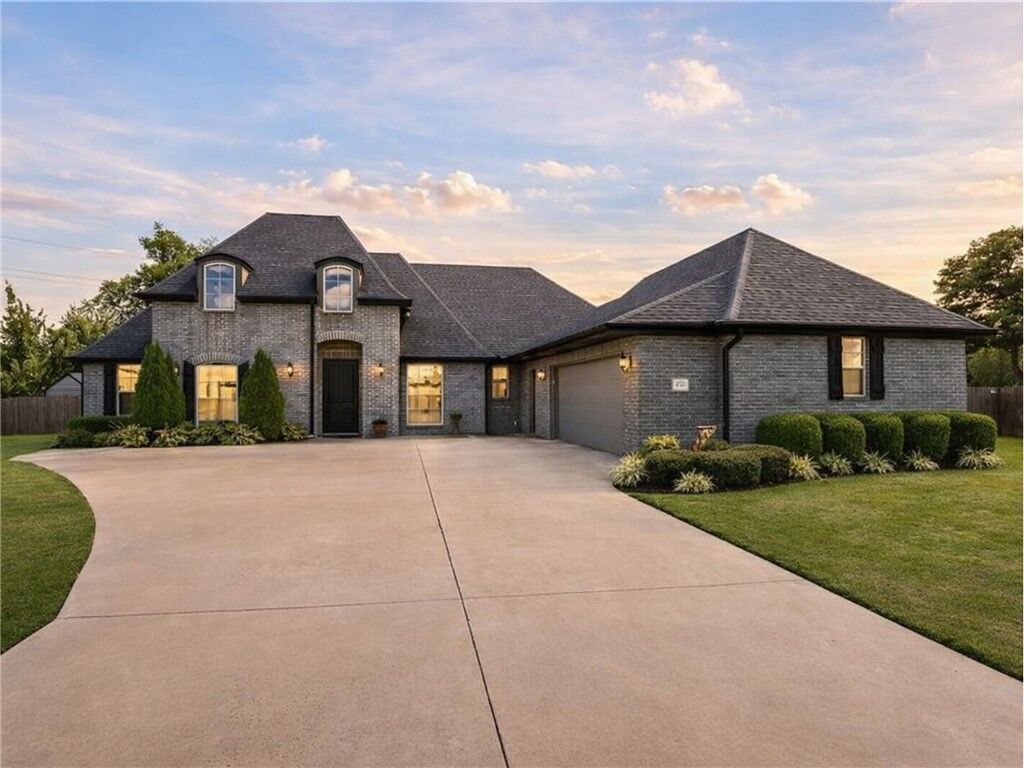 Property Photo: 2711 S Haley Court AR 72758