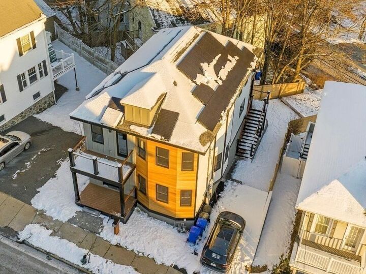 Property Photo:  7 Park Ave Ext  MA 02475 