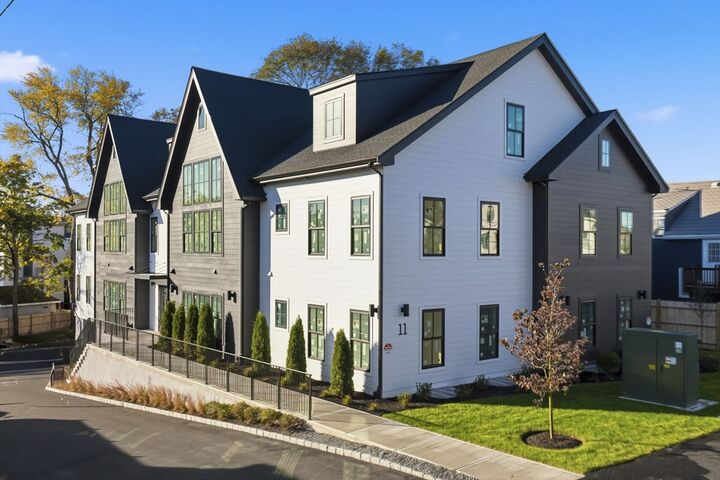 Property Photo:  11 Boynton St. 101  MA 01907 