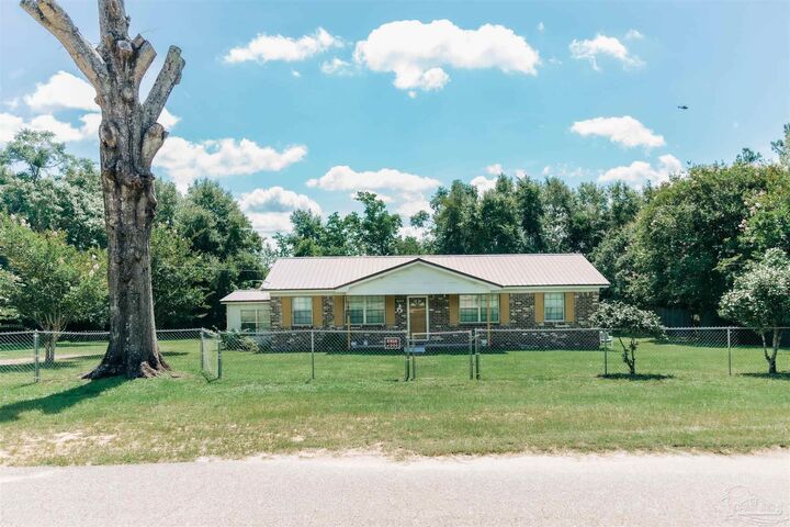 Property Photo:  7569 Pine Meadows Loop  FL 32571 