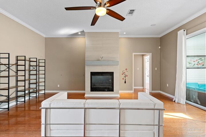 Property Photo:  3377 Crestview Ln  FL 32563 