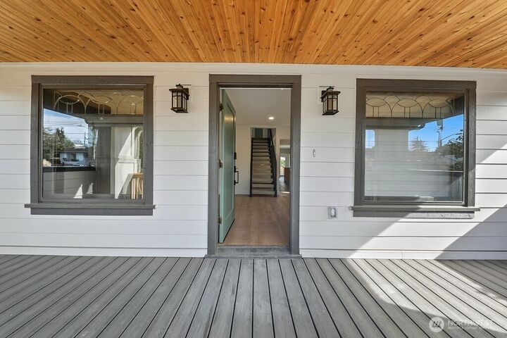 Property Photo:  11738  Phinney Avenue N A  WA 98133 