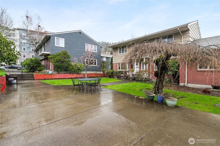 Property Photo:  901 N Forest Street 123  WA 98225 
