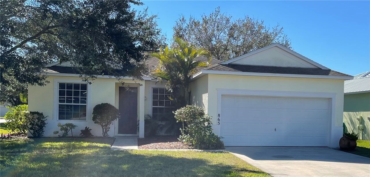 Property Photo: 865 10th Drive FL 32960