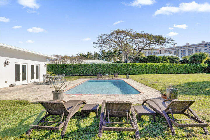 Property Photo:  26 Cayuga Road  FL 33308 