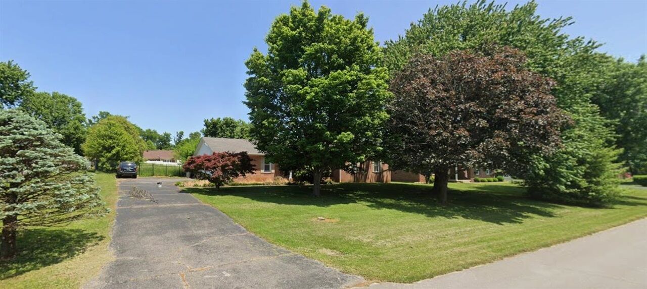 Property Photo:  328 April Way  KY 42104 