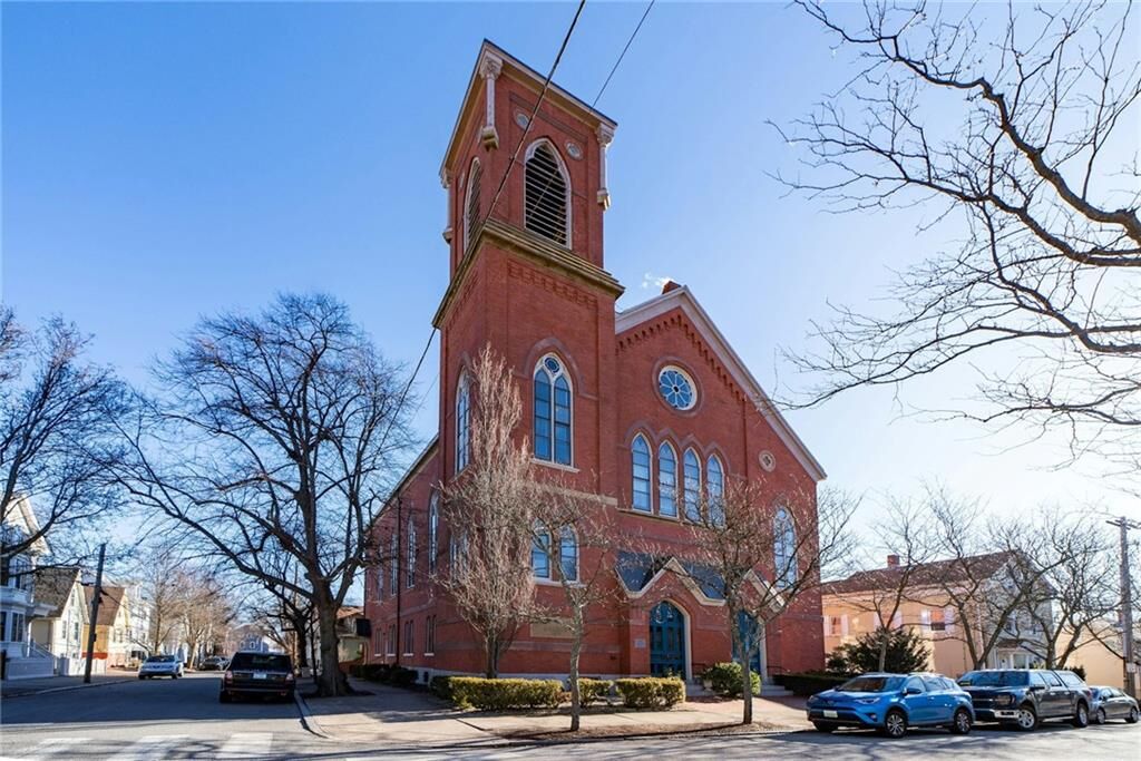 Property Photo:  10 East Street 2  RI 02906 