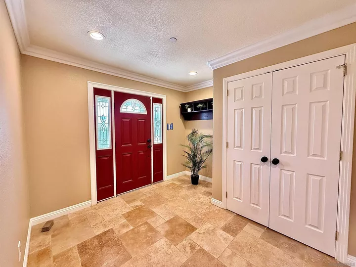 Property Photo:  8364 Lake Ashwood Ave  CA 92119 