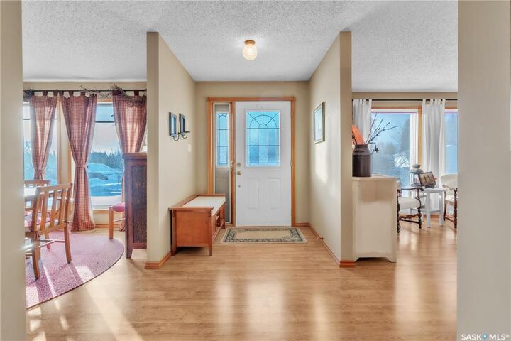 Property Photo:  178 4th Street E  SK S0M 2X0 