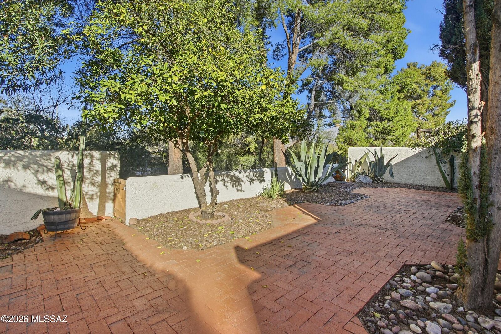 Property Photo: 7105 E Chorro Ci Circle E AZ 85715
