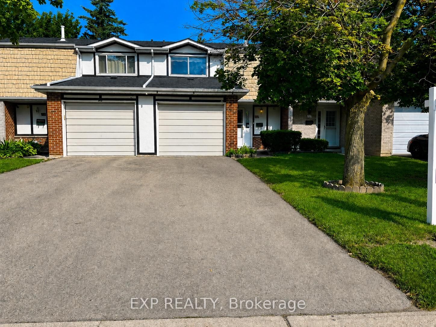 Property Photo: 54 Nicklaus Drive ON L8K 6H3