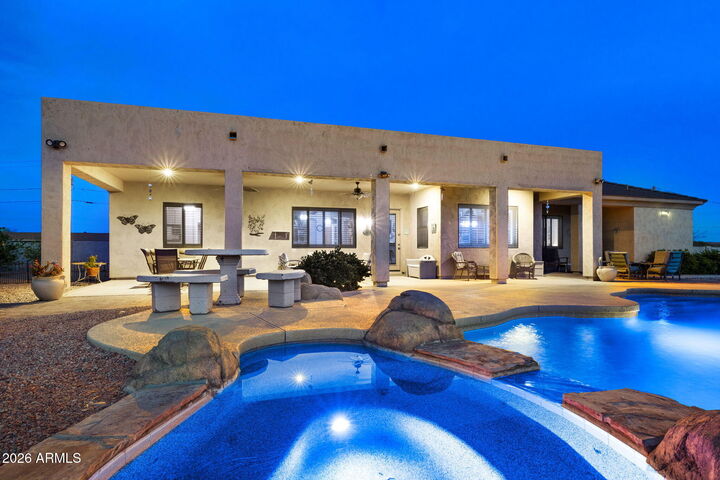 Property Photo:  1104 N Mountain Road  AZ 85207 