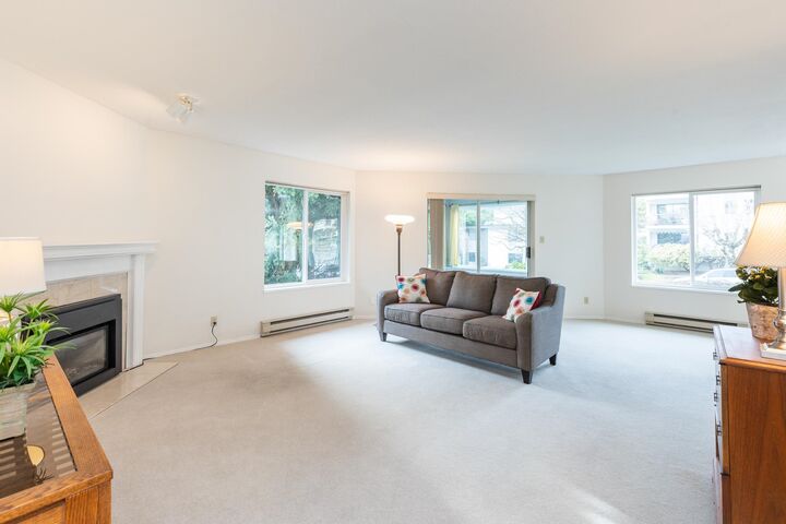 Property Photo: 1378 Fir Street 104 BC V4B 4B2