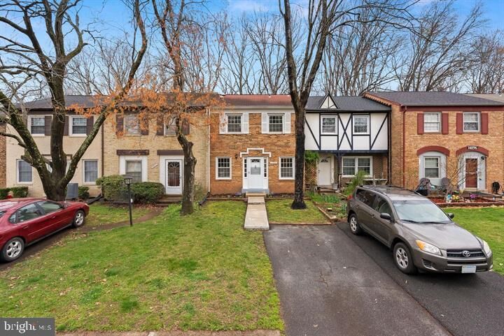 Property Photo:  14895 Lambeth Square  VA 20120 