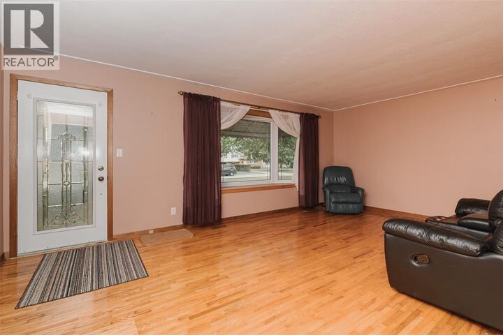 Property Photo:  28 Highland Drive  ON N8A 2K4 