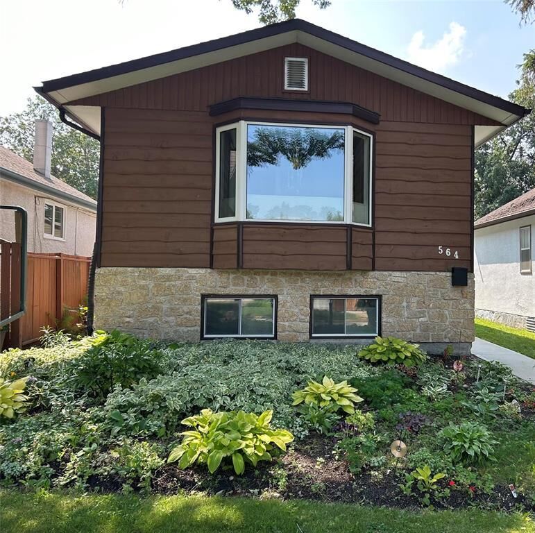 Property Photo:  564 Deniset Street  MB R2J 0P3 