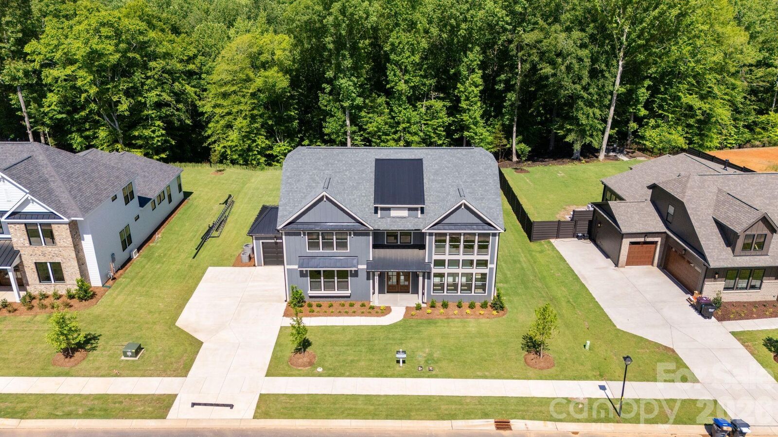 Property Photo: 1021 Courtney Lane 17 NC 28173