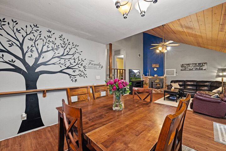 Property Photo:  17851 Robin Rd  CA 95383 