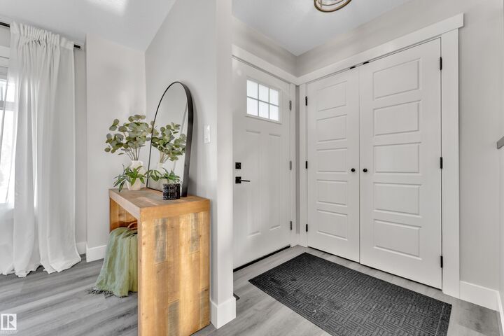 Property Photo: 7613 16 Av SW SW AB T6X 1M3